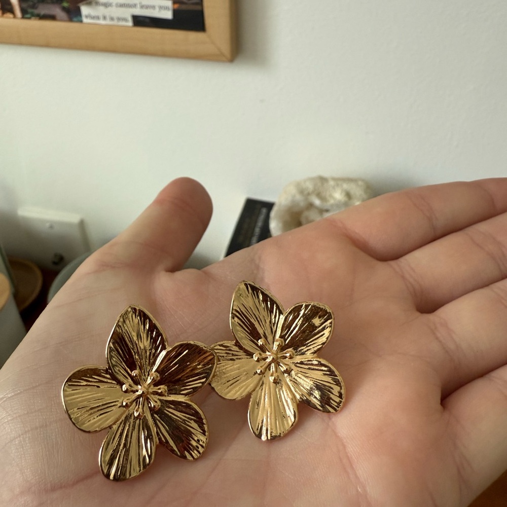 Gold hibiscus earrings